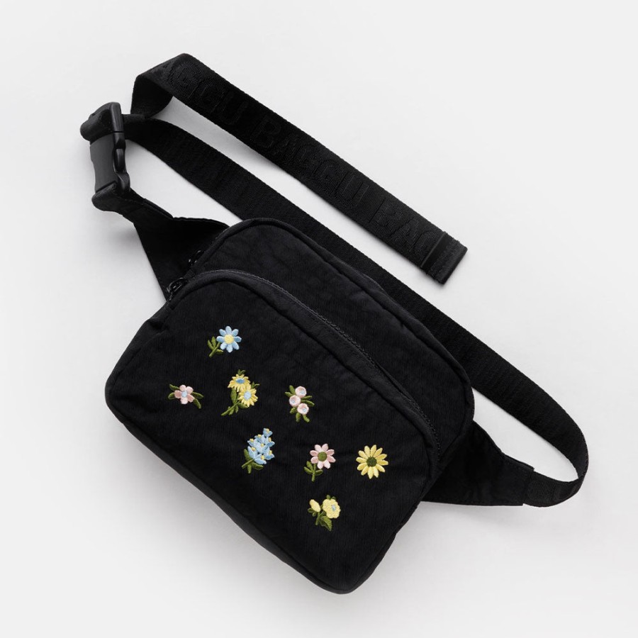 Online BAGGU Black Ditsy Floral Bum Bag